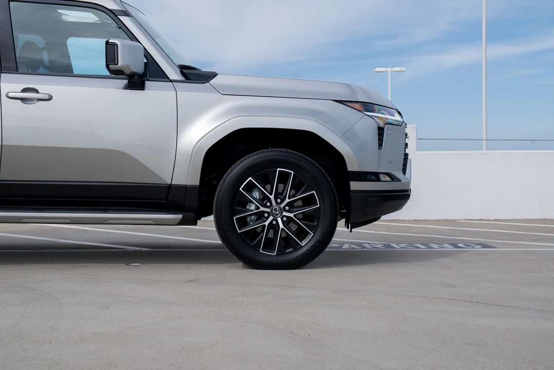 2026 Lexus GX 3rd Gen - Image 21 of 31