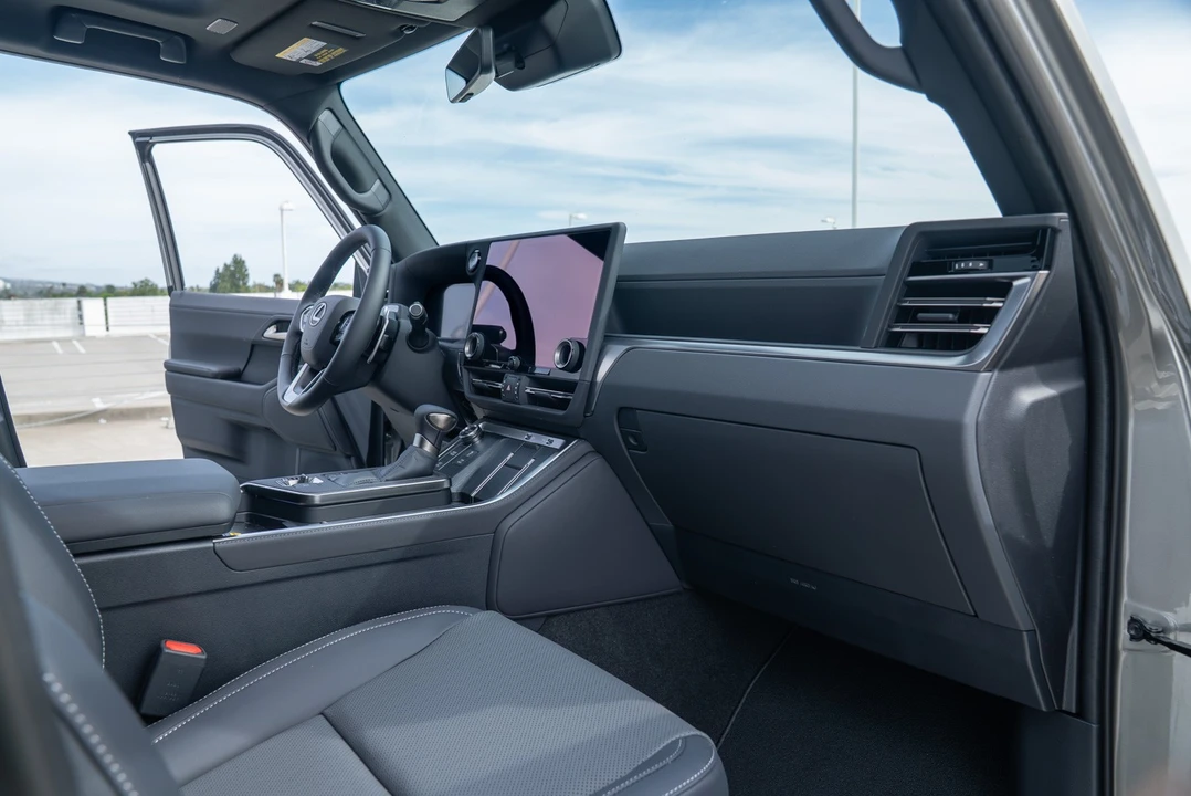 2026 Lexus GX 3rd Gen - Image 30 of 31