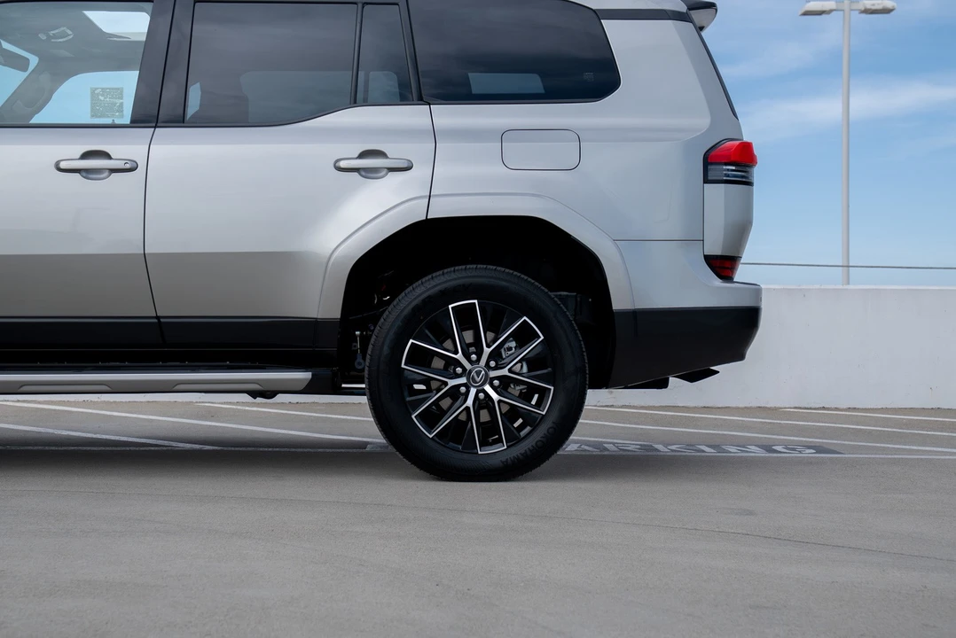 2026 Lexus GX 3rd Gen - Image 9 of 31