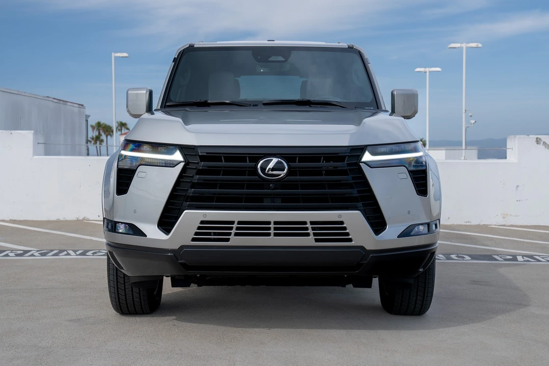 2026 Lexus GX 3rd Gen - Image 24 of 31