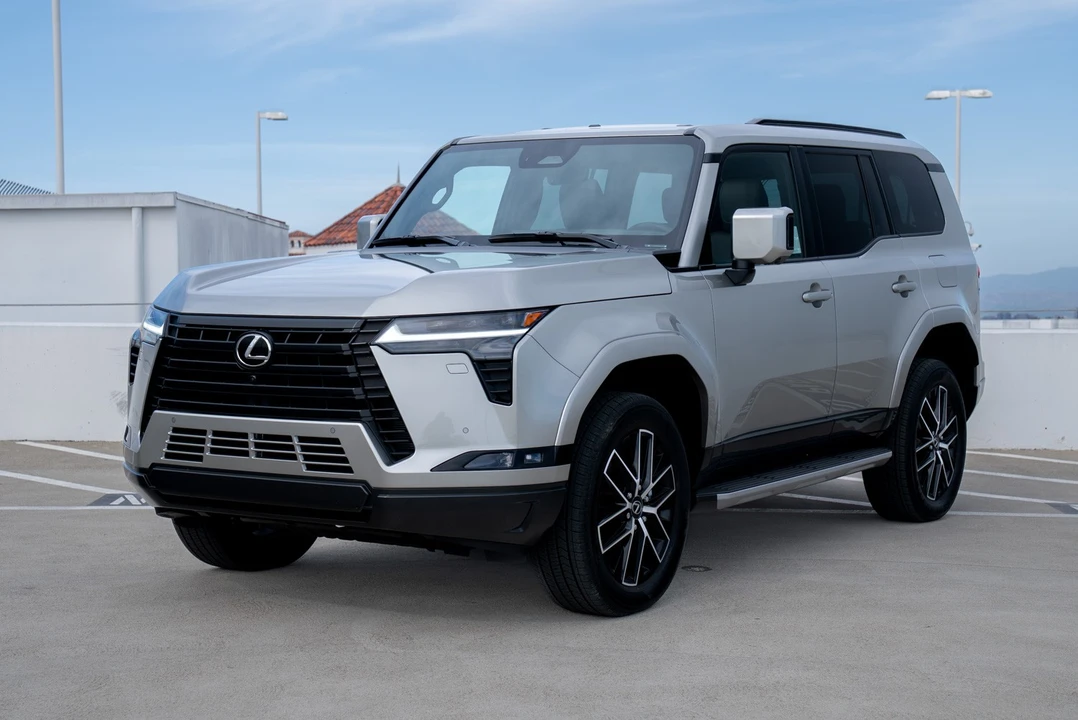 2026 Lexus GX 3rd Gen - Image 3 of 31