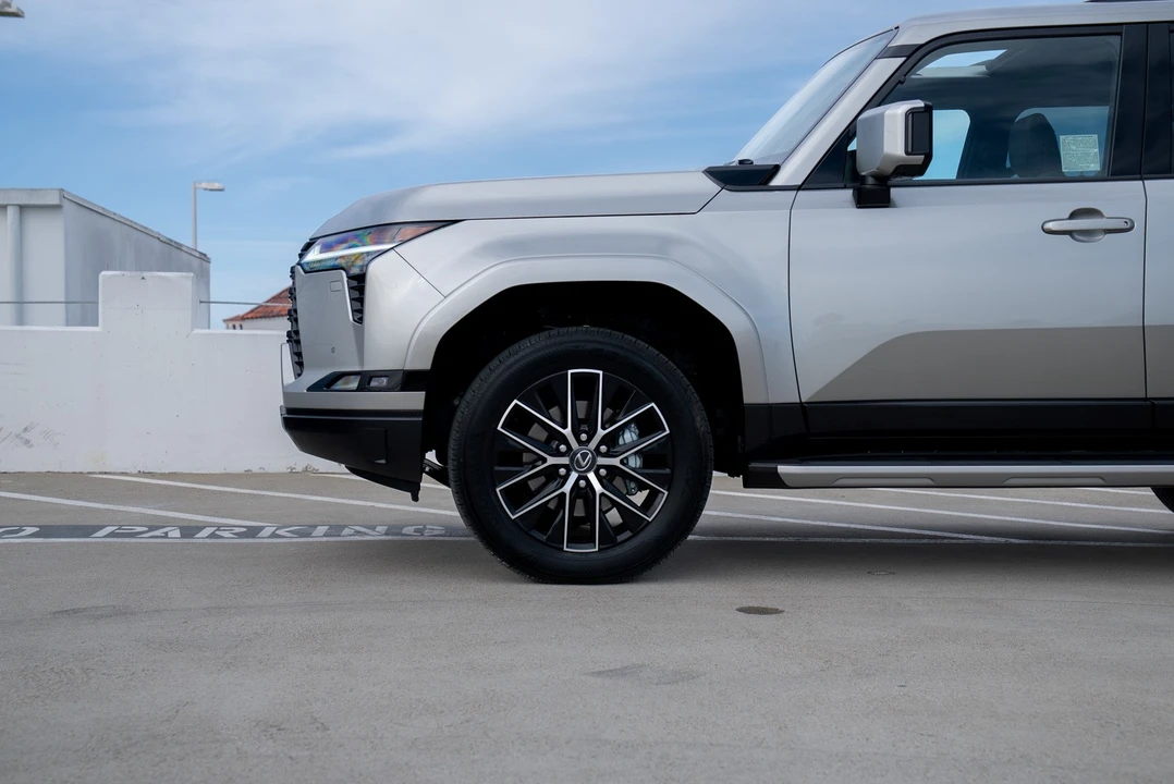 2026 Lexus GX 3rd Gen - Image 8 of 31