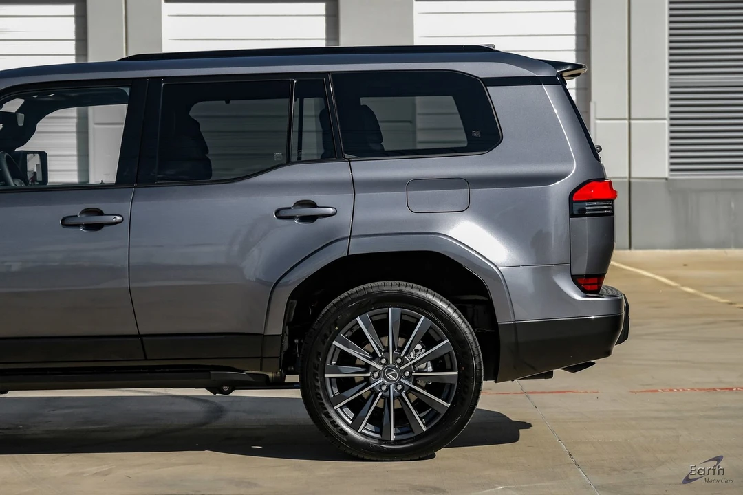 2026 Lexus GX 3rd Gen - Image 7 of 12