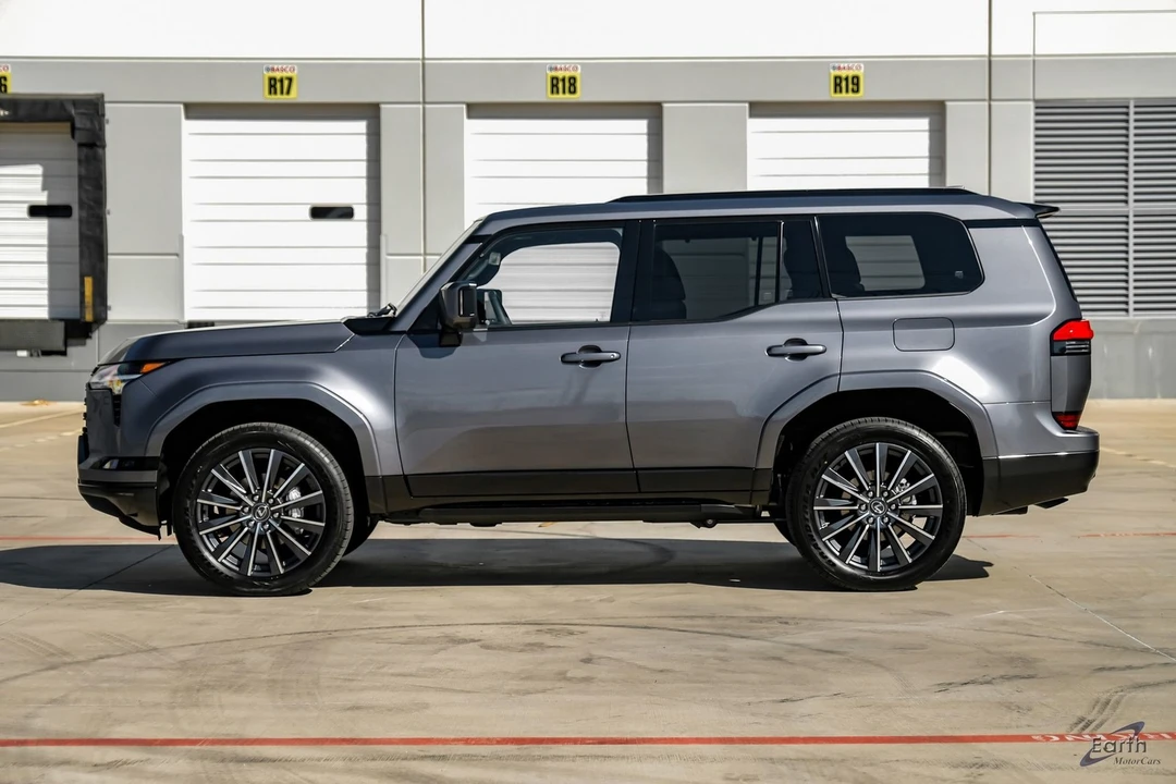 2026 Lexus GX 3rd Gen - Image 5 of 12
