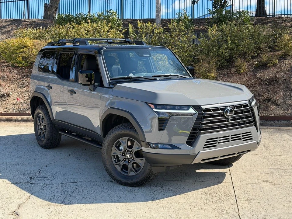 2026 Lexus GX 3rd Gen - Image 2 of 21