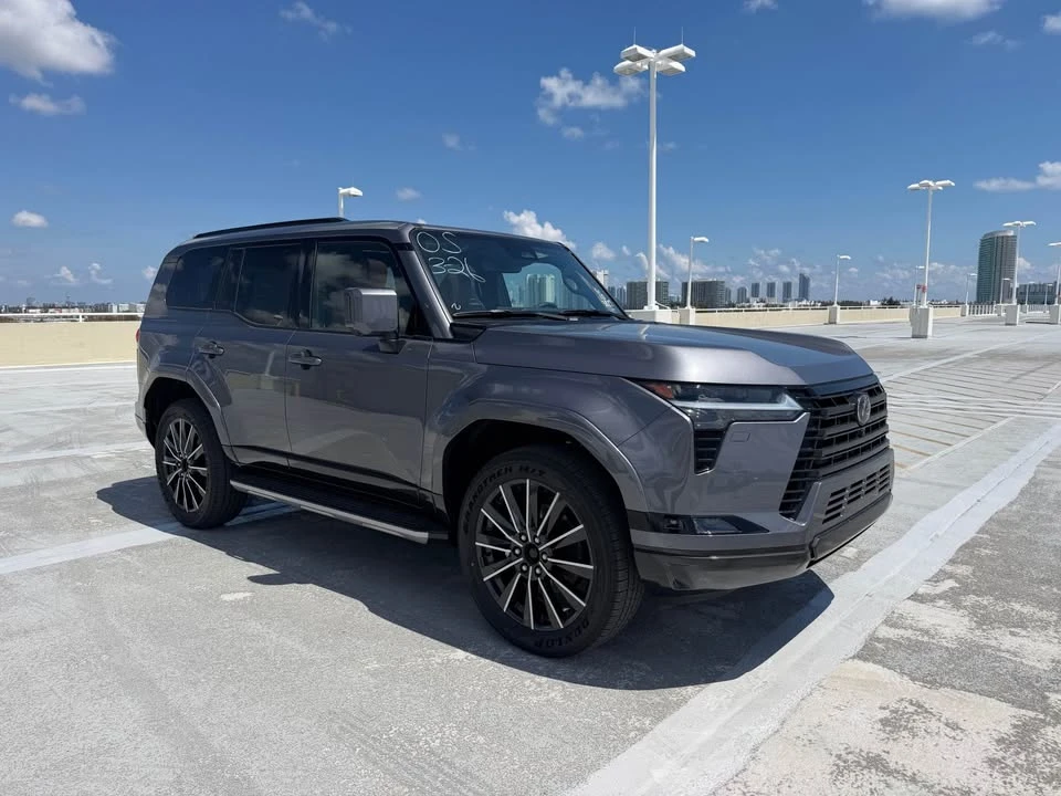 2026 Lexus GX 3rd Gen - Image 4 of 9