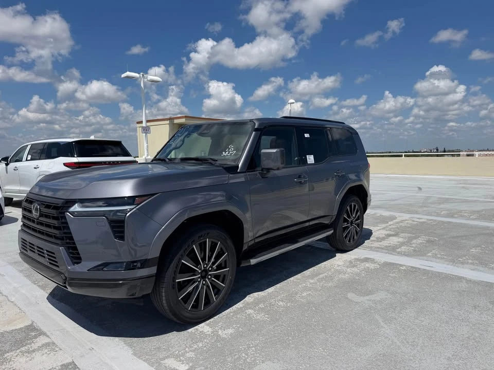 2026 Lexus GX 3rd Gen - Image 2 of 9