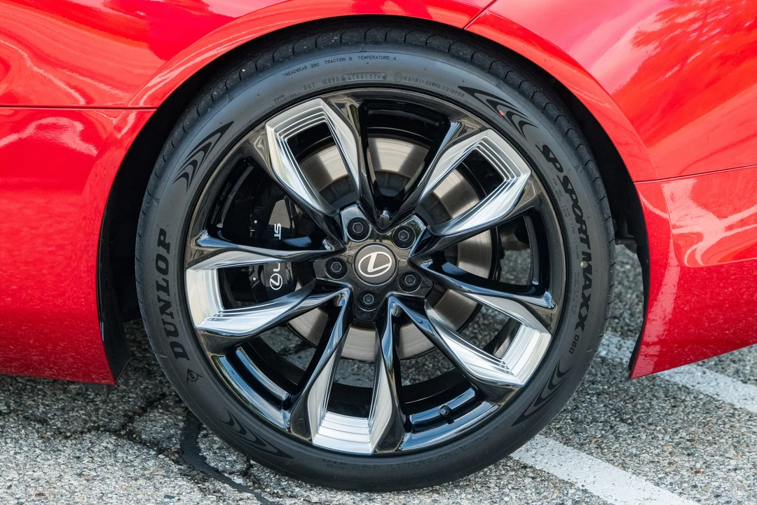 2026 Lexus LC - Image 24 of 31