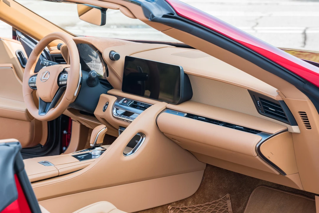 2026 Lexus LC - Image 30 of 31