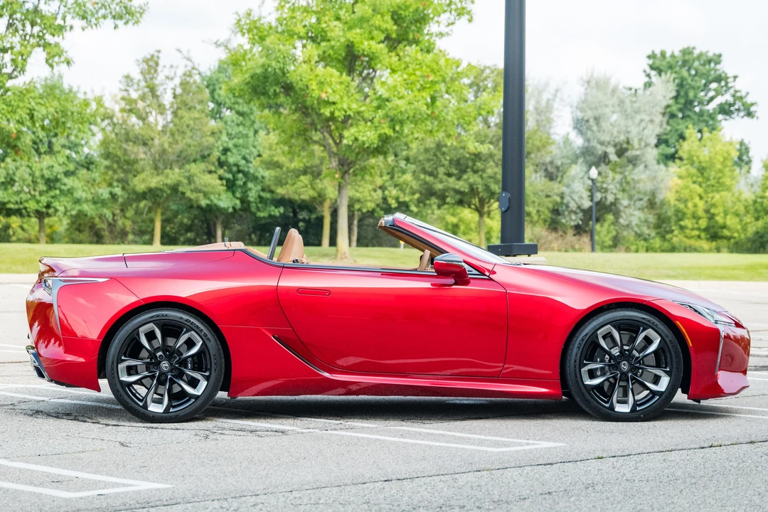 2026 Lexus LC - Image 10 of 31