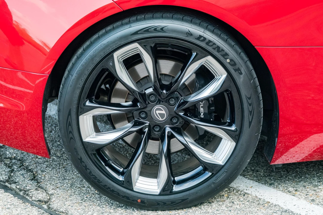 2026 Lexus LC - Image 25 of 31