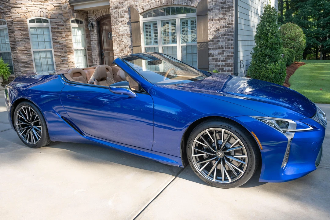2026 Lexus LC - Image 10 of 31