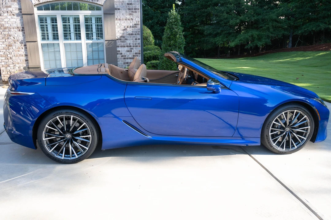 2026 Lexus LC - Image 9 of 31
