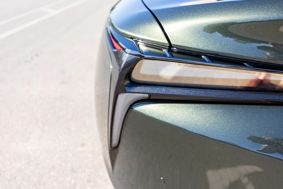 2026 Lexus LC - Image 26 of 31