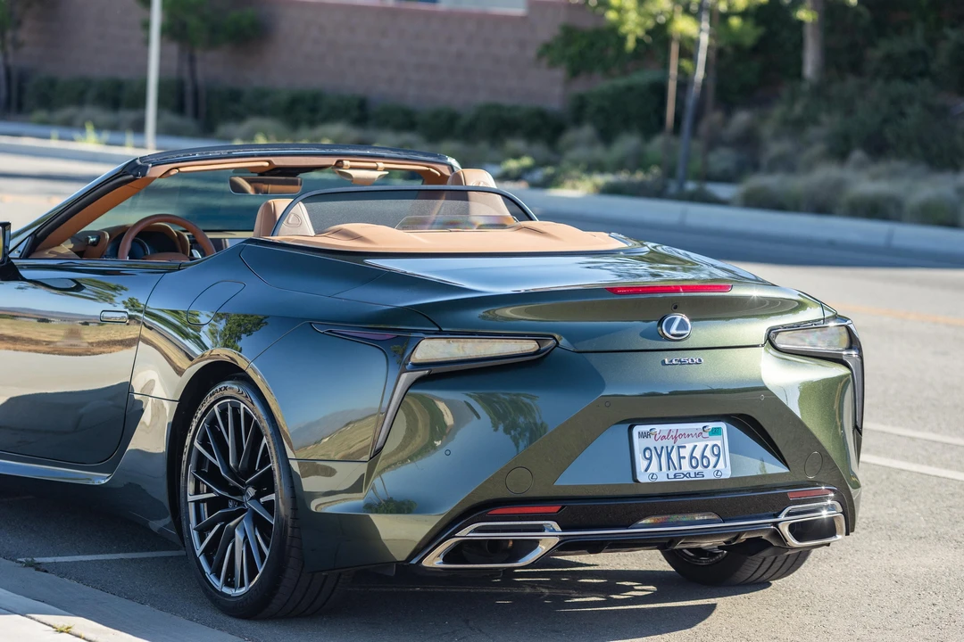 2026 Lexus LC - Image 25 of 31