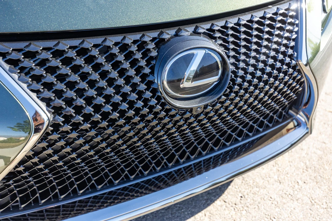 2026 Lexus LC - Image 23 of 31