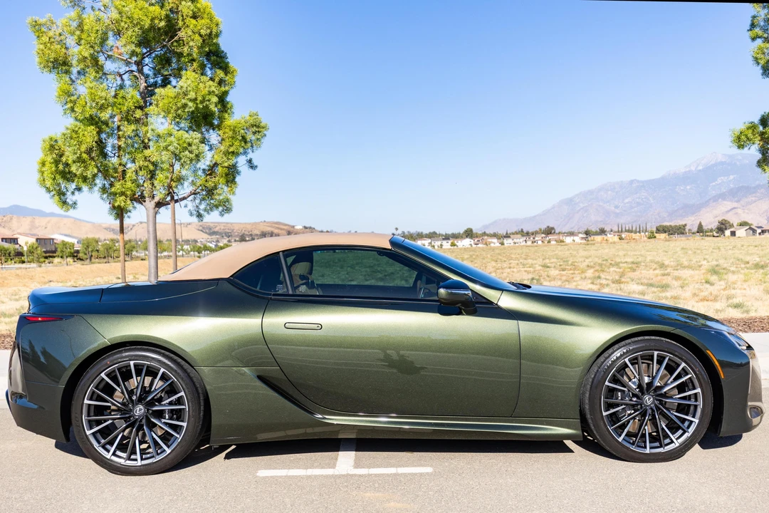 2026 Lexus LC - Image 14 of 31
