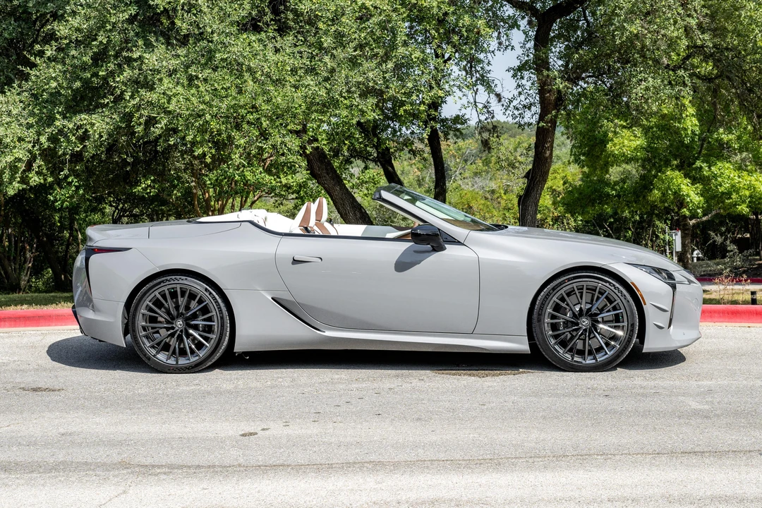 2026 Lexus LC - Image 10 of 31