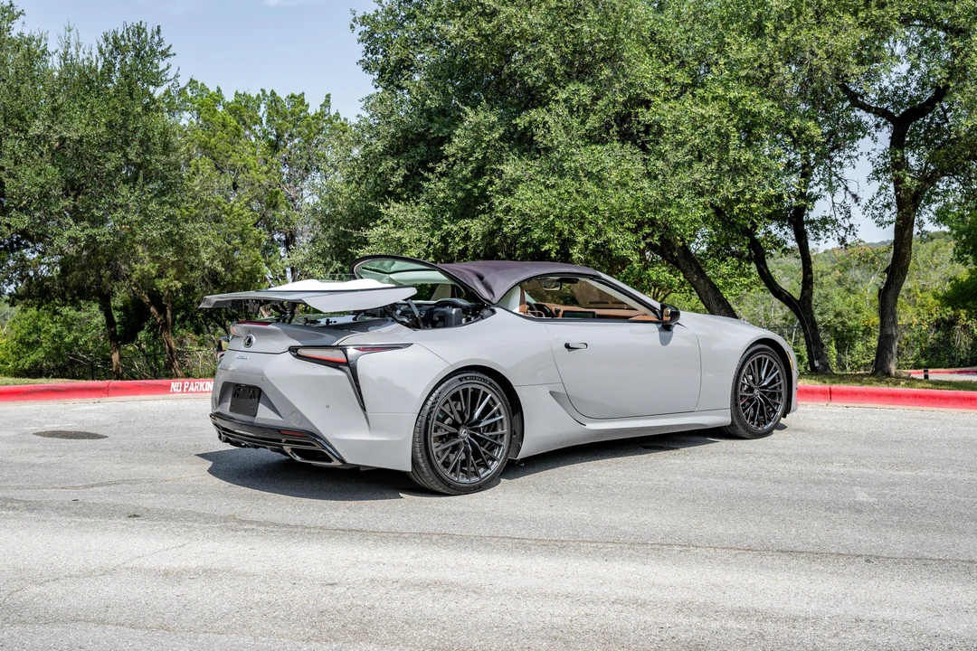 2026 Lexus LC - Image 25 of 31