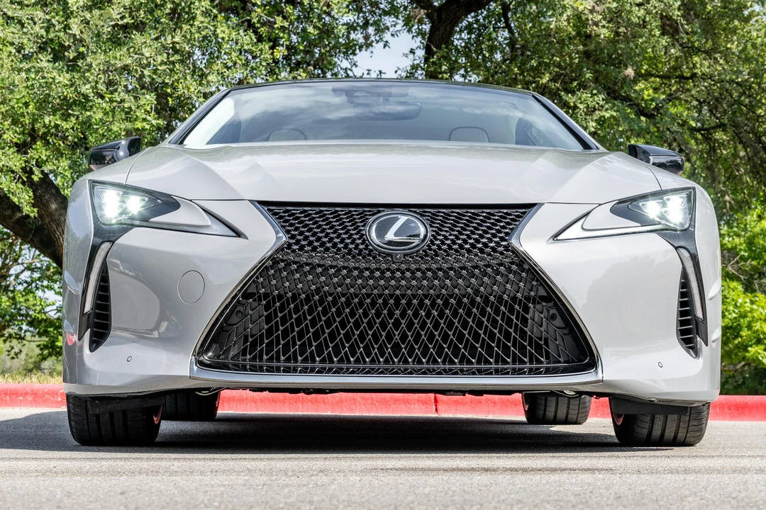 2026 Lexus LC - Image 13 of 31