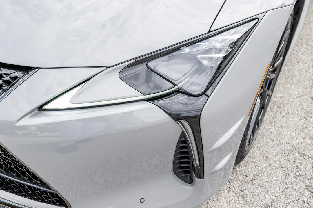 2026 Lexus LC - Image 28 of 31