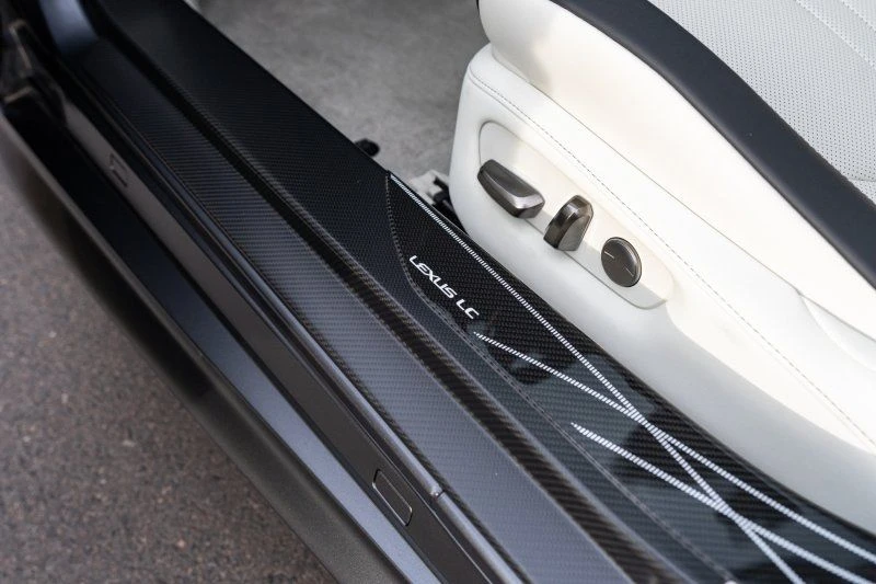 2026 Lexus LC - Image 23 of 31