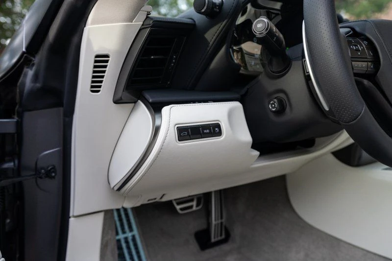2026 Lexus LC - Image 21 of 31