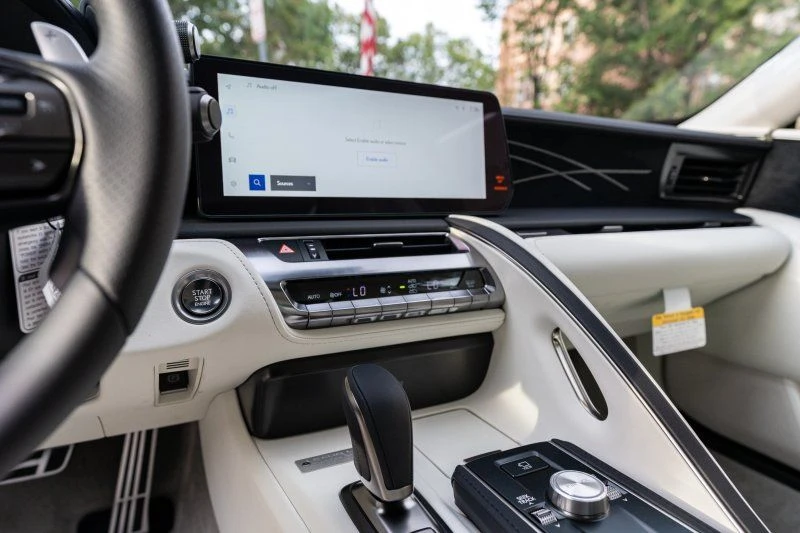 2026 Lexus LC - Image 20 of 31