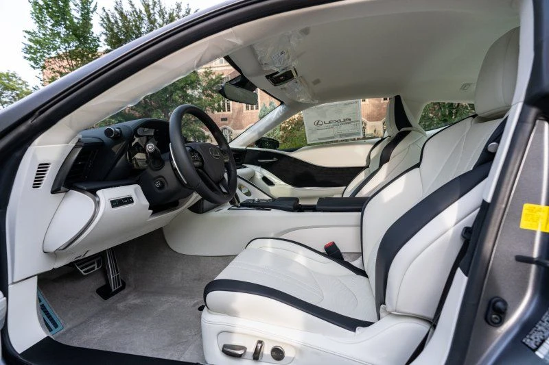 2026 Lexus LC - Image 14 of 31