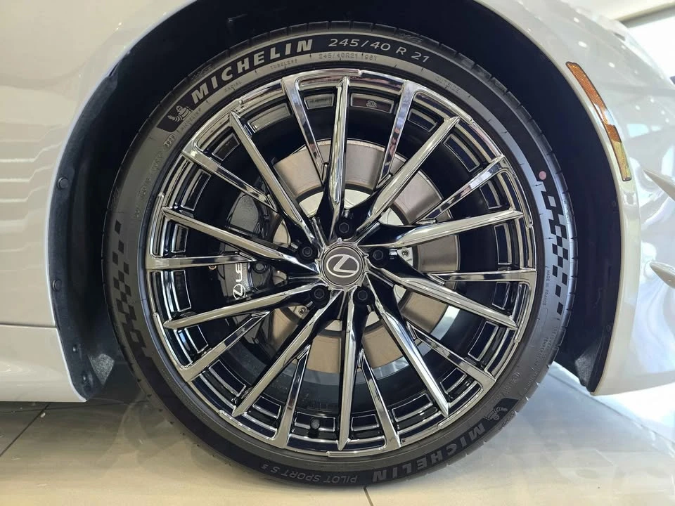2026 Lexus LC - Image 11 of 12