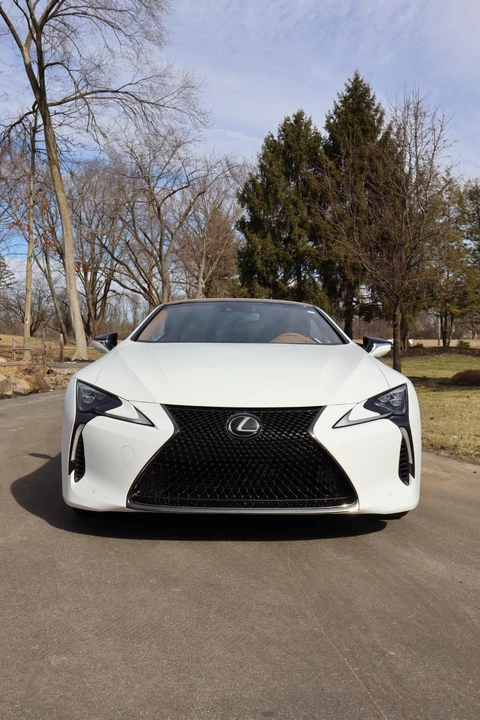 2026 Lexus LC - Image 22 of 31