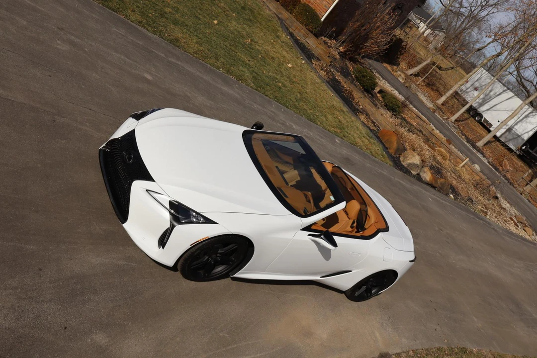 2026 Lexus LC - Image 19 of 31