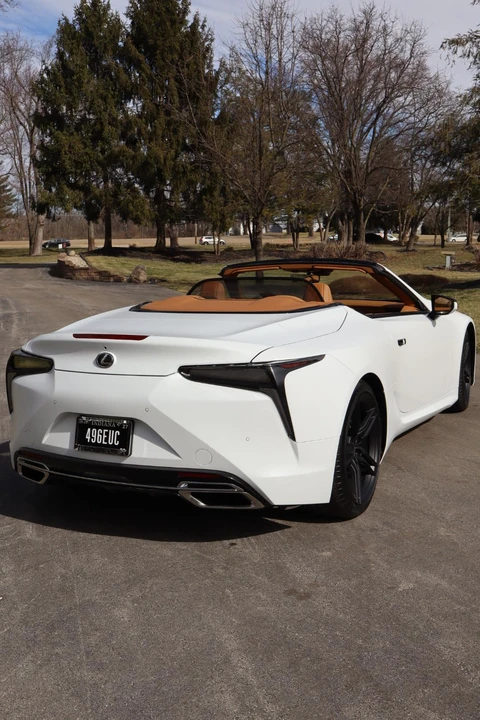 2026 Lexus LC - Image 15 of 31