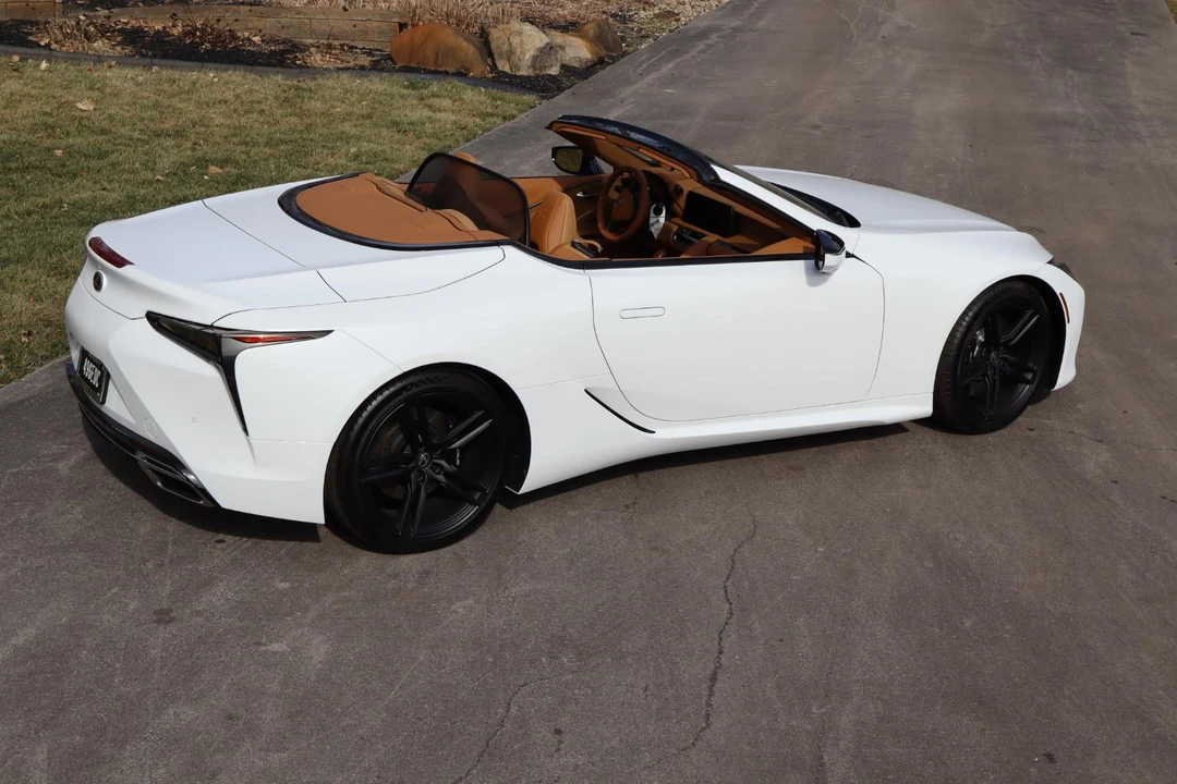 2026 Lexus LC - Image 13 of 31