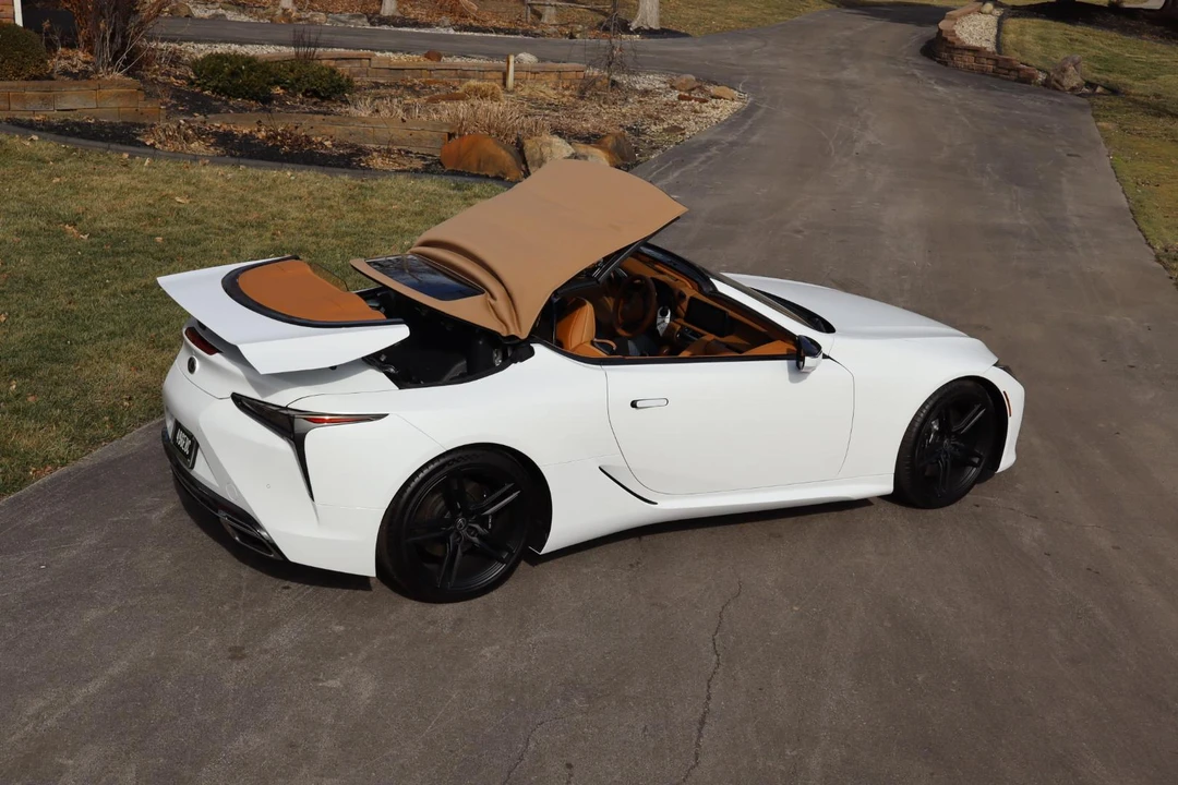 2026 Lexus LC - Image 30 of 31