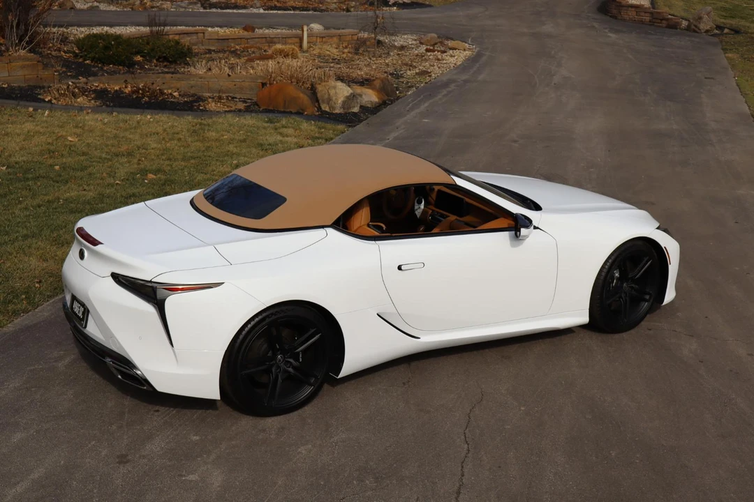 2026 Lexus LC - Image 25 of 31