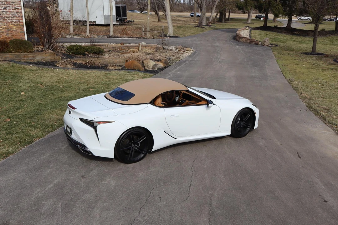2026 Lexus LC - Image 29 of 31