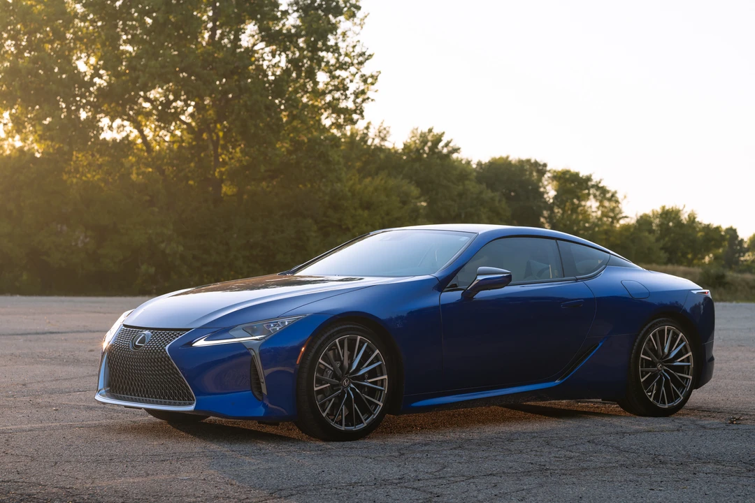 2026 Lexus LC - Image 18 of 31