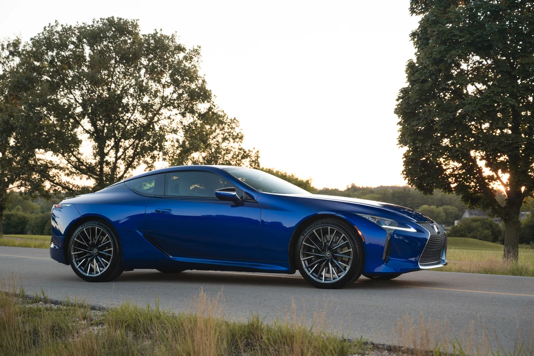 2026 Lexus LC - Image 27 of 31