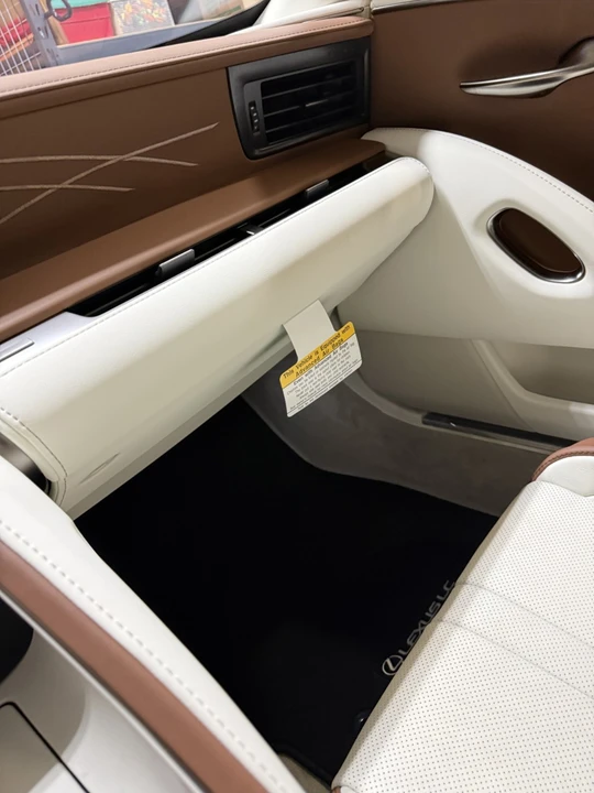 2026 Lexus LC - Image 15 of 23