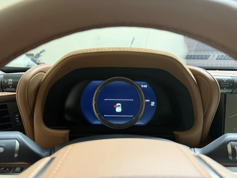 2026 Lexus LC - Image 21 of 23