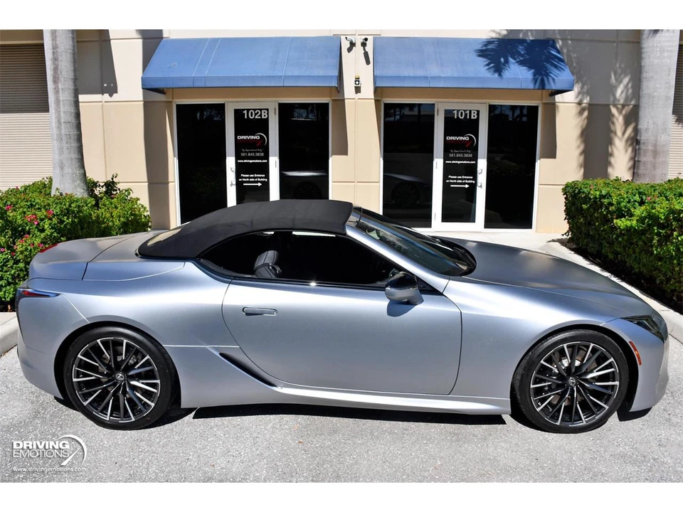 2026 Lexus LC - Image 11 of 31