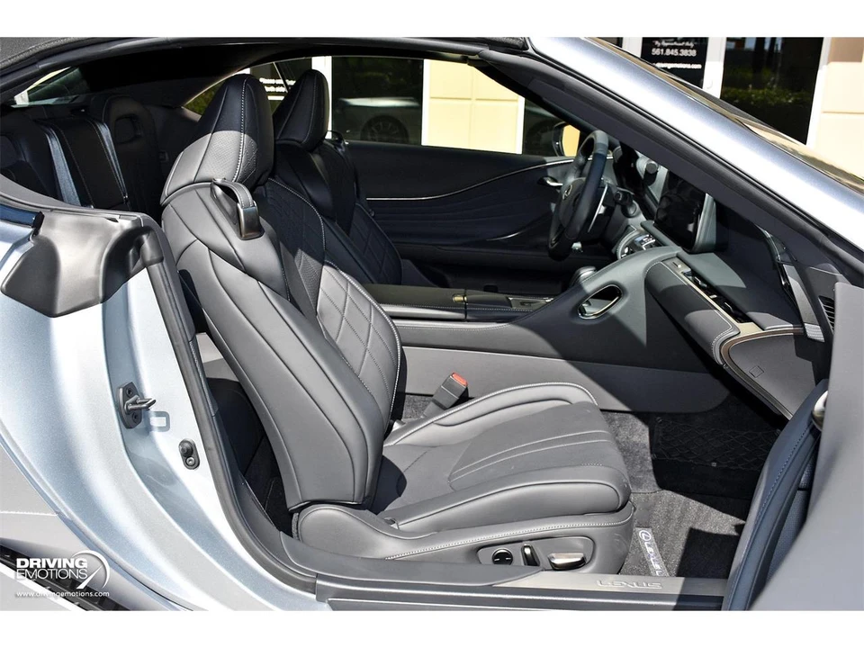 2026 Lexus LC - Image 17 of 31