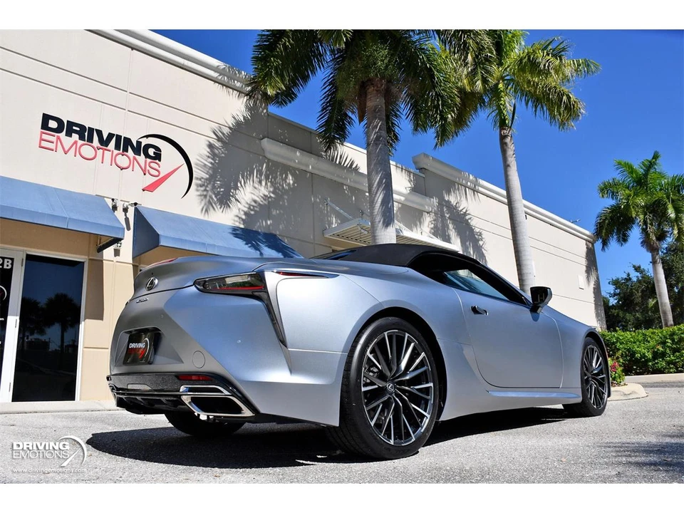 2026 Lexus LC - Image 12 of 31