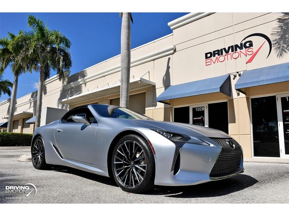2026 Lexus LC - Image 13 of 31