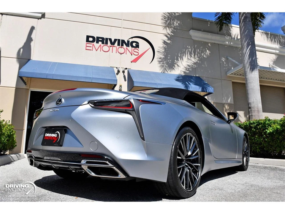 2026 Lexus LC - Image 24 of 31