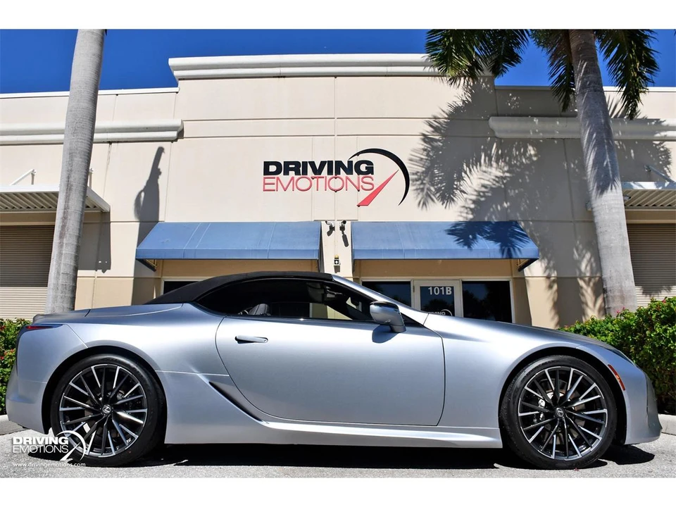 2026 Lexus LC - Image 10 of 31