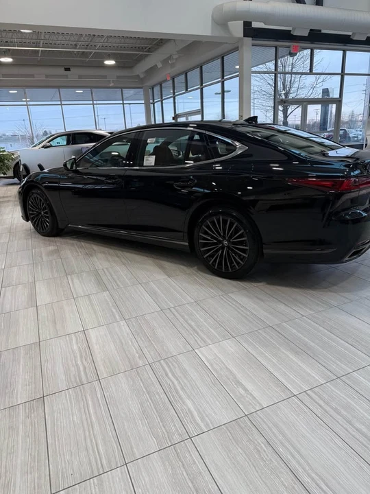 2026 Lexus LS 5th Gen - Image 9 of 10