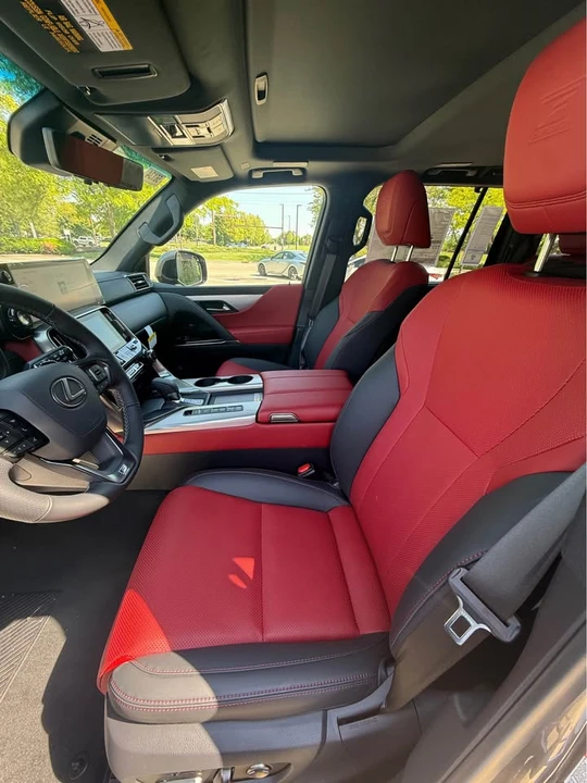 2026 Lexus LX 4th Gen - Image 4 of 7