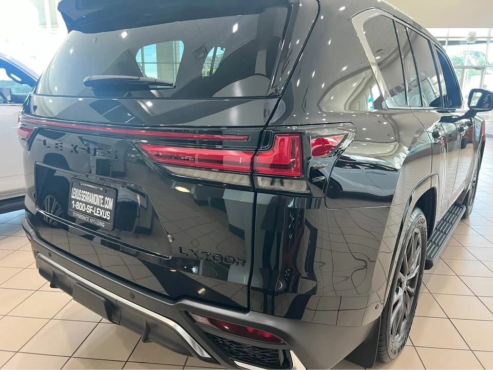 2026 Lexus LX 4th Gen - Image 6 of 14